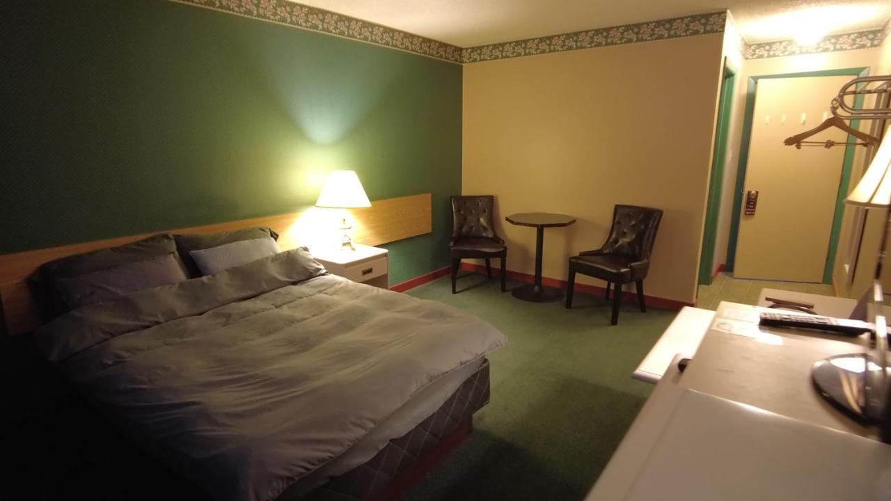 Sundre Motor Inn Dış mekan fotoğraf